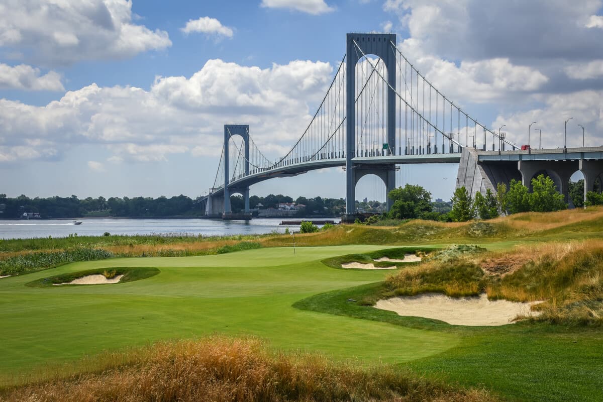 Bally's Golf Links at Ferry Point in New York, New York